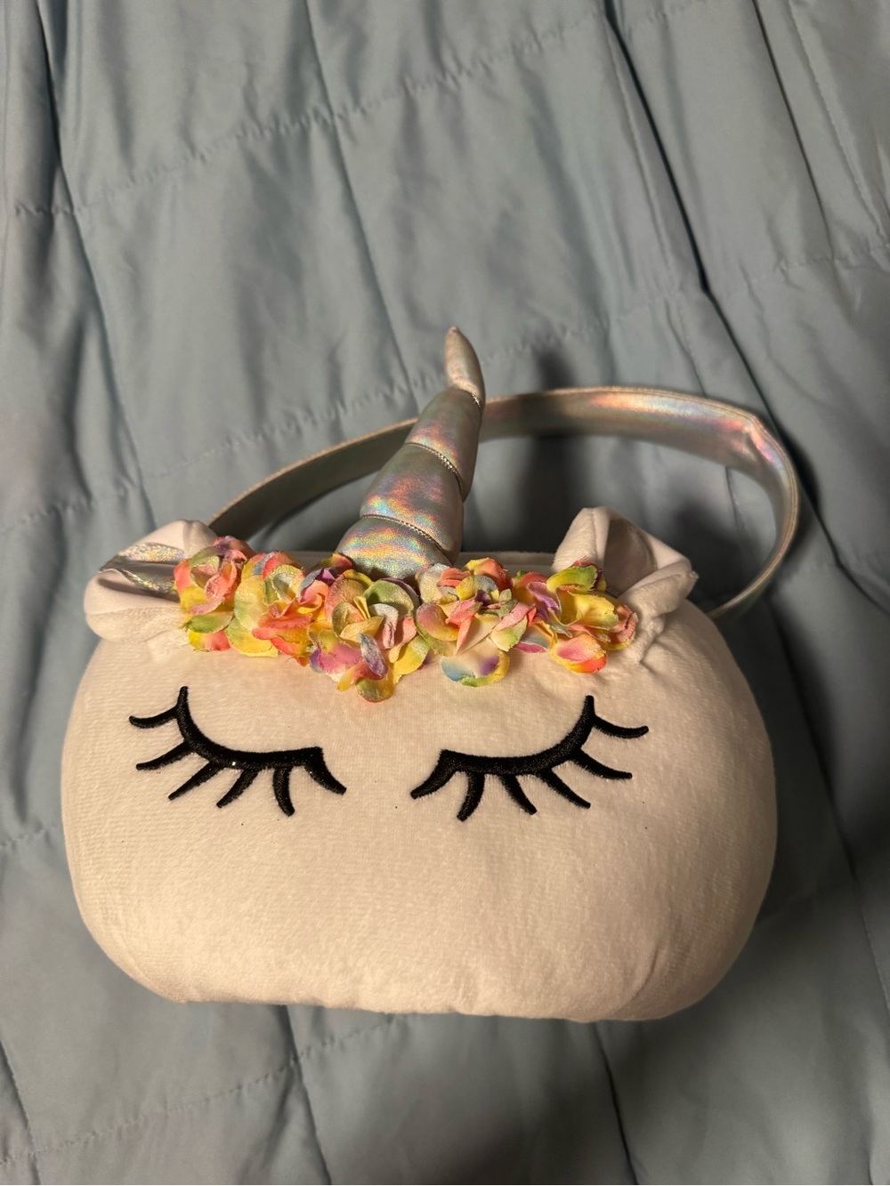 Unbranded Kids Unicorn Halloween Bag in Ivory with Rainbow Accents